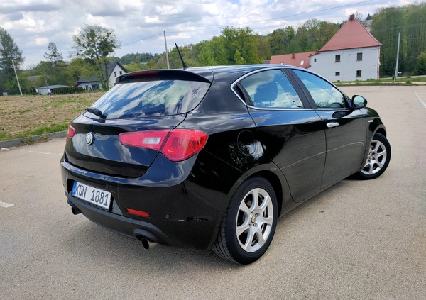 Alfa Romeo Giulietta cena 14900 przebieg: 230000, rok produkcji 2012 z Biała małe 211